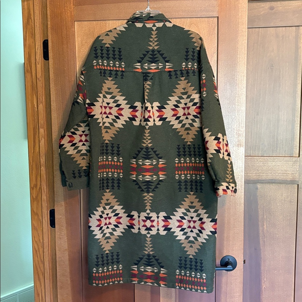 EUC Aztec Patterned Coat - Picture 4 of 4